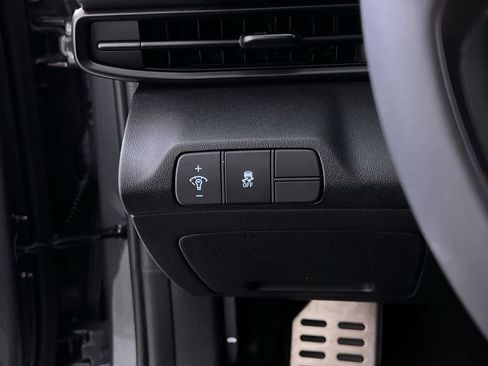 Used 2025 Hyundai Elantra Sport image 28