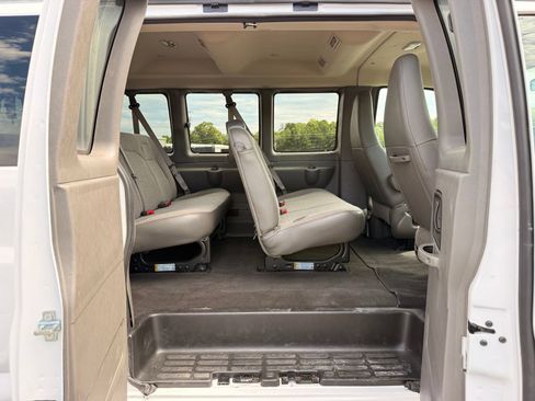 Used 2026 Chevrolet Express 3500 LT w/ LT Preferred Equipment Group RWD image 14