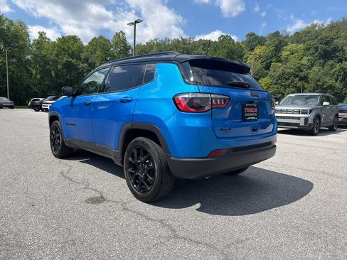 Used 2023 Jeep Compass Latitude w/ Convenience Group AWD/4WD image 31