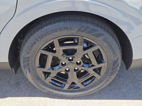 New 2025 Kia Carnival SX Prestige FWD image 5