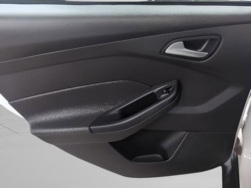 Used 2016 Ford Focus SE image 16