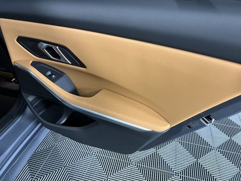 Used 2024 BMW 330e image 28