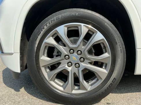 Used 2021 Chevrolet Traverse Premier FWD image 14