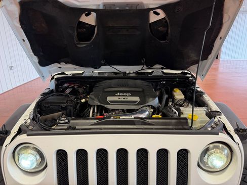 Used 2013 Jeep Wrangler Unlimited Sport AWD/4WD image 38