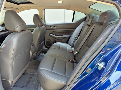 Used 2024 Nissan Altima 2.5 SR w/ SR Premium Package FWD image 36