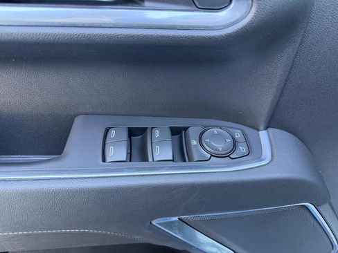 Used 2022 Chevrolet Silverado 1500 LT image 12