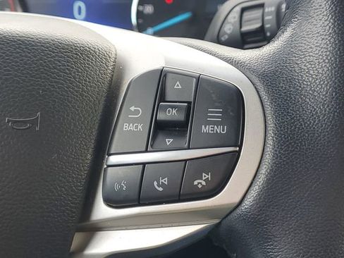 Used 2022 Ford Explorer XLT image 19