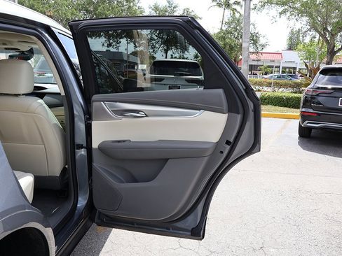 Used 2021 Cadillac XT5 Premium Luxury image 29