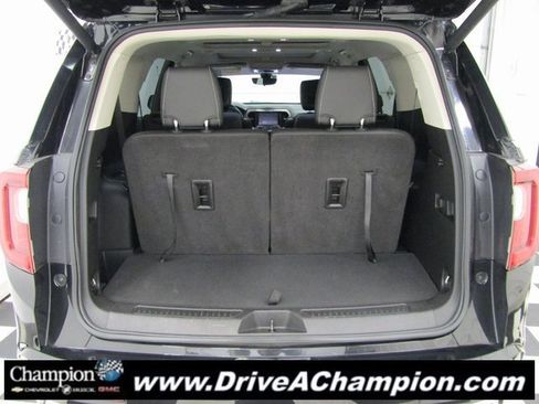 Used 2021 GMC Acadia Denali w/ Denali Ultimate Package image 17