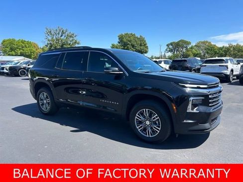 Certified 2025 Chevrolet Traverse LT image 1