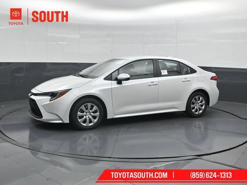 Used 2026 Toyota Corolla LE FWD image 7