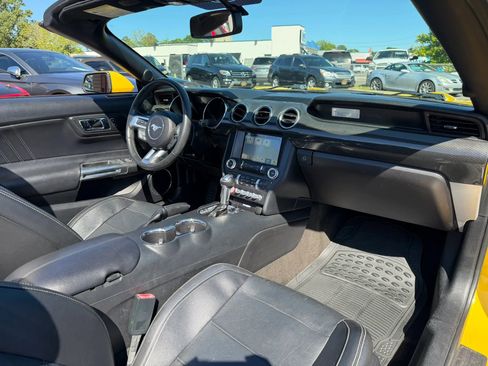 Used 2017 Ford Mustang GT Premium RWD image 25