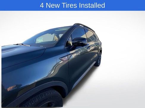 Certified 2022 Kia Sorento SX Prestige w/ Rust Color Package image 2