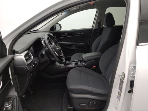 Used 2019 Kia Sorento S FWD image 17