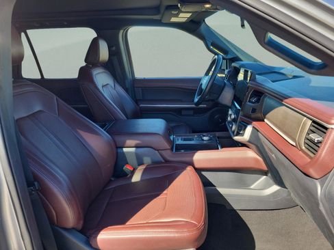 Certified 2024 Ford Expedition Limited image 25