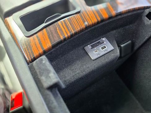 Used 2023 Cadillac Escalade Premium Luxury image 39