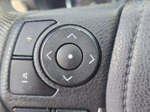 Used 2015 Toyota Corolla LE FWD image 6