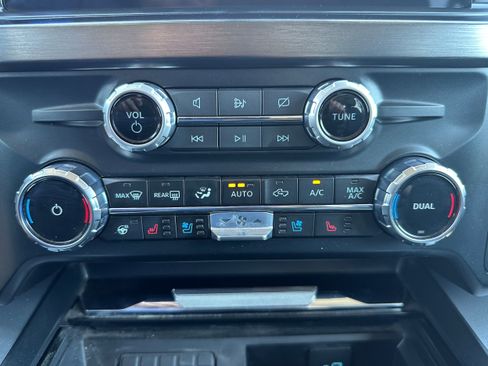 Used 2023 Ford F350 Lariat w/ Lariat Ultimate Package AWD/4WD image 18