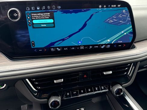 Certified 2025 Chevrolet Suburban Premier image 30