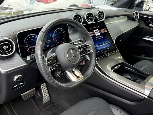 Used 2025 Mercedes-Benz GLC 43 AMG 4MATIC image 21