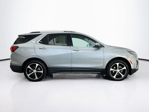 Used 2023 Chevrolet Equinox Premier AWD/4WD image 10