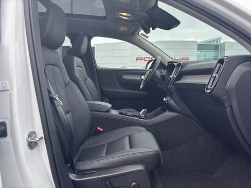 Certified 2026 Volvo XC40 B5 Plus w/ Protection Package Premier AWD/4WD image 20