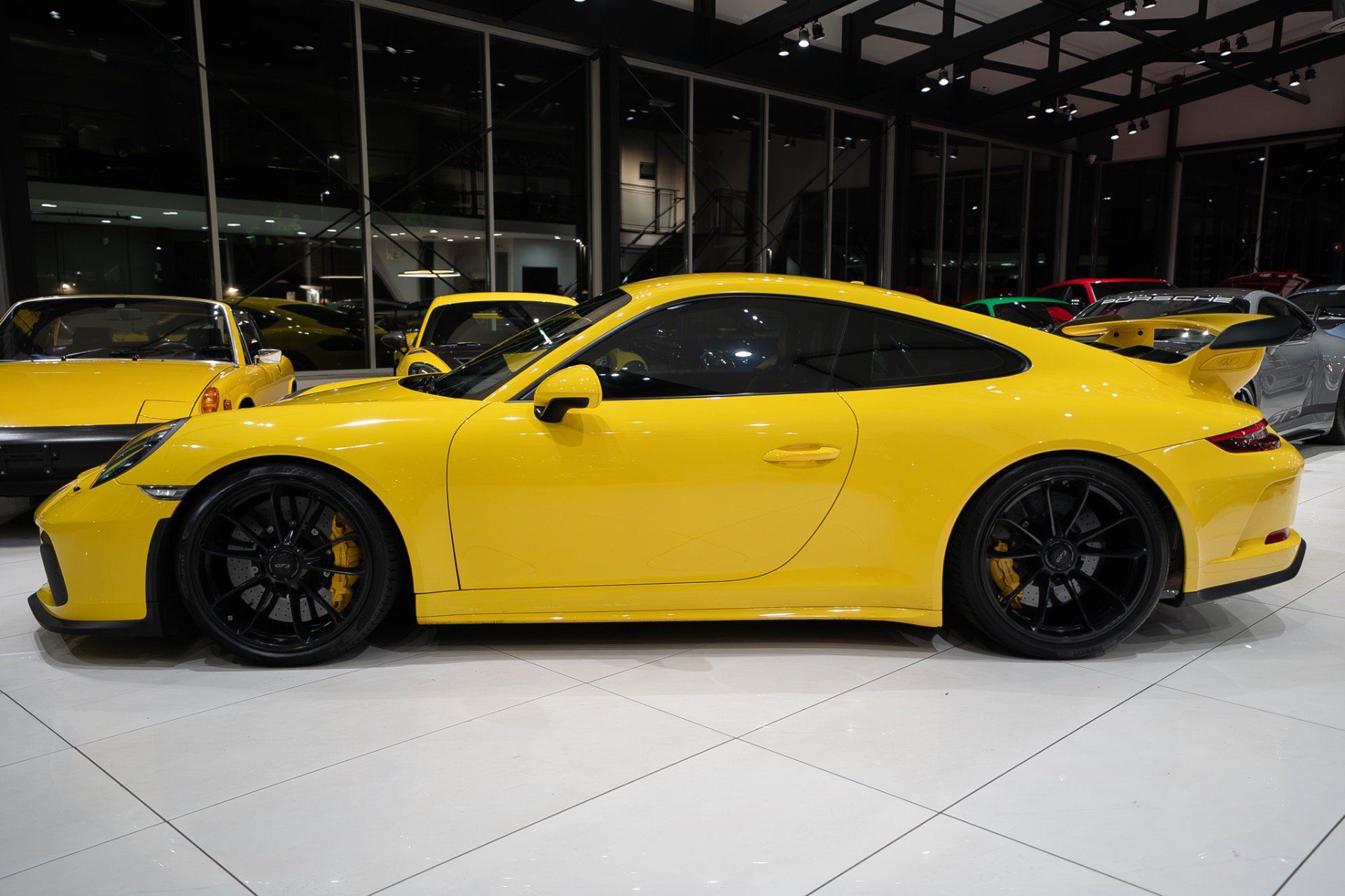 Used 2018 Porsche 911 GT3 RWD image 34