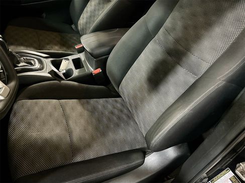 Used 2020 Nissan Rogue Sport SV image 19