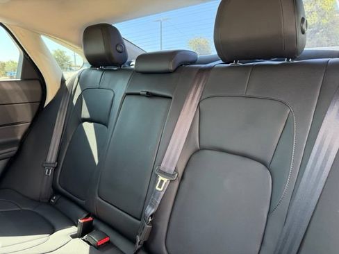 Used 2018 Jaguar XF RWD image 20
