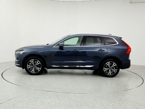 Certified 2022 Volvo XC60 T8 Inscription Expression w/ Climate Package image 8