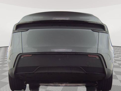 Used 2026 Tesla Model Y Long Range RWD image 15
