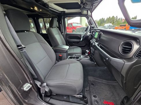 Used 2022 Jeep Wrangler Unlimited Sport image 21
