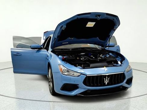Used 2022 Maserati Ghibli Modena RWD image 12
