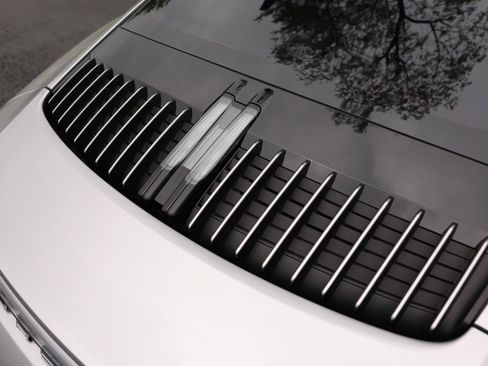 Used 2024 Porsche 911 Carrera w/ Premium Package image 62