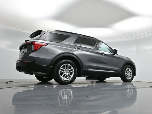 Used 2025 Ford Explorer Active image 47