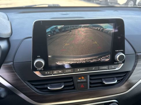 Used 2025 Nissan Altima 2.5 SV image 22