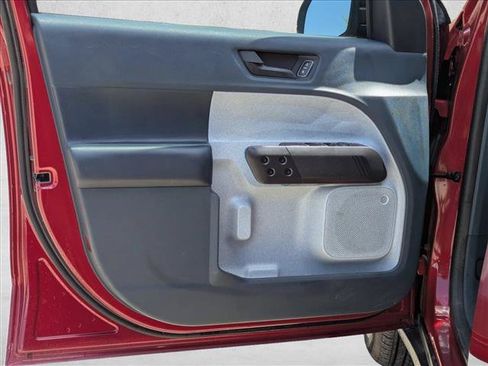 Used 2025 Ford Maverick XLT FWD image 11
