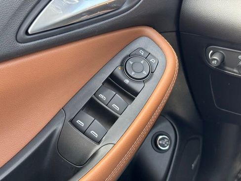 Used 2021 Buick Encore GX Essence w/ Advanced Technology Package AWD/4WD image 34