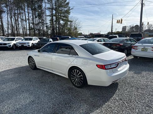 Used 2017 Lincoln Continental Select image 3