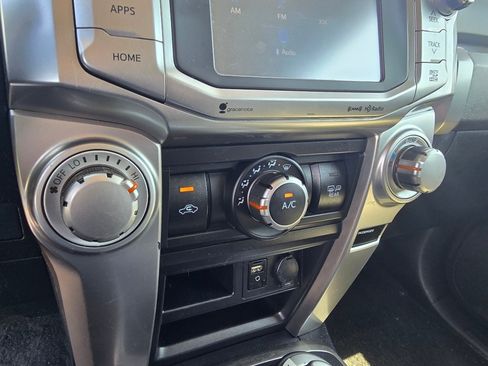 Used 2018 Toyota 4Runner SR5 Premium AWD/4WD image 18
