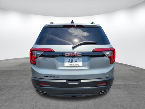 Used 2023 GMC Acadia SLT w/ Elevation Edition FWD image 7