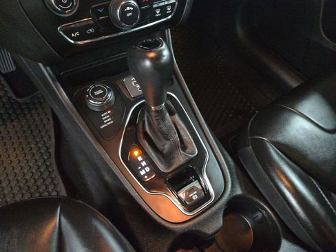 Used 2021 Jeep Cherokee Latitude image 15