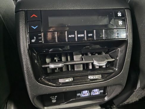 Used 2021 Jeep Grand Cherokee L Limited AWD/4WD image 22