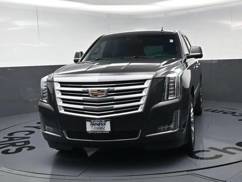 Used 2018 Cadillac Escalade Platinum AWD/4WD image 11