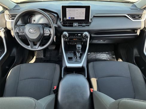 Used 2024 Toyota RAV4 LE image 9
