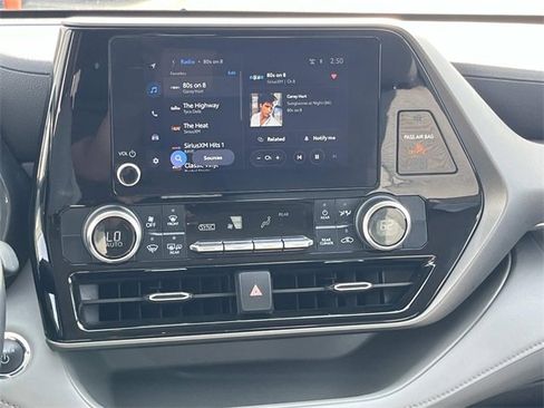 Used 2023 Toyota Highlander LE image 16