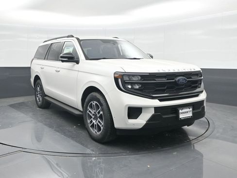 New 2025 Ford Expedition Active RWD image 8