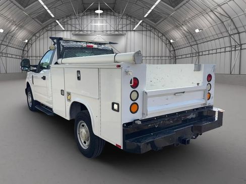 Used 2017 Ford F250 XL w/ Power Equipment Group image 5