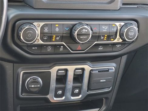 Used 2023 Jeep Wrangler Sport S image 23