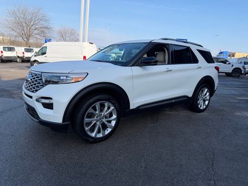 Used 2023 Ford Explorer Platinum w/ Technology Package image 7